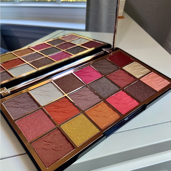 Revolution- Fierce Wild Animal Palette - Picture 3 of 3